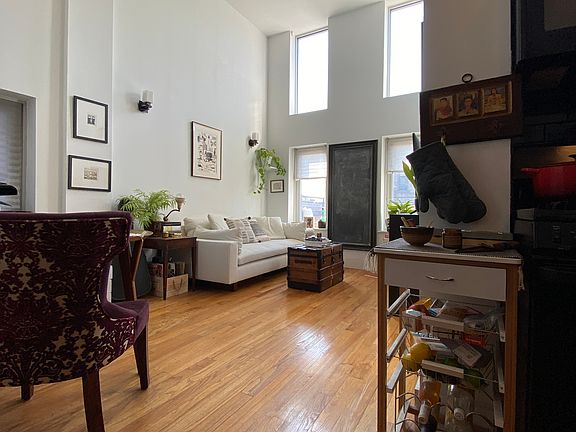 2nd image of 168 Meserole St APT 4B