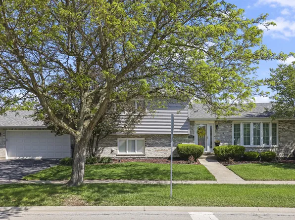 17028 Redwood Ct, Orland Hills, IL 60487