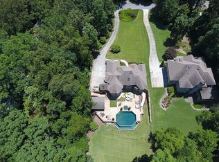 560 Timber Valley Rd, Sandy Springs, GA 30342