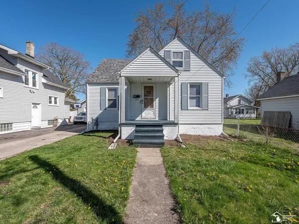 913 Smith St, Monroe, MI 48161