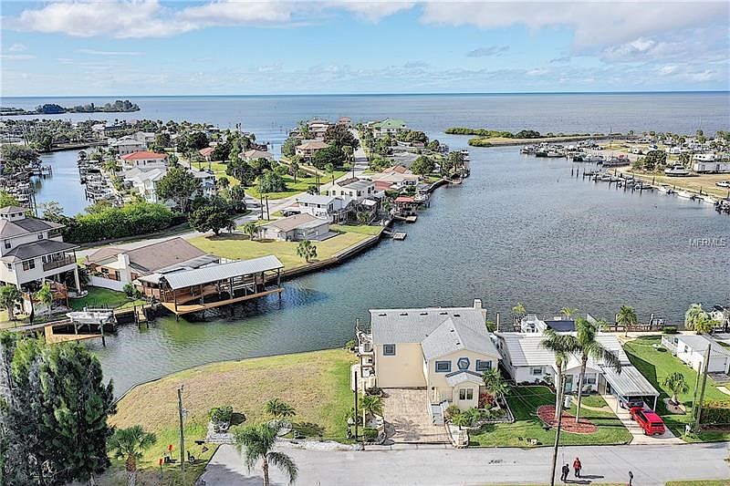 Awesome waterfront location!