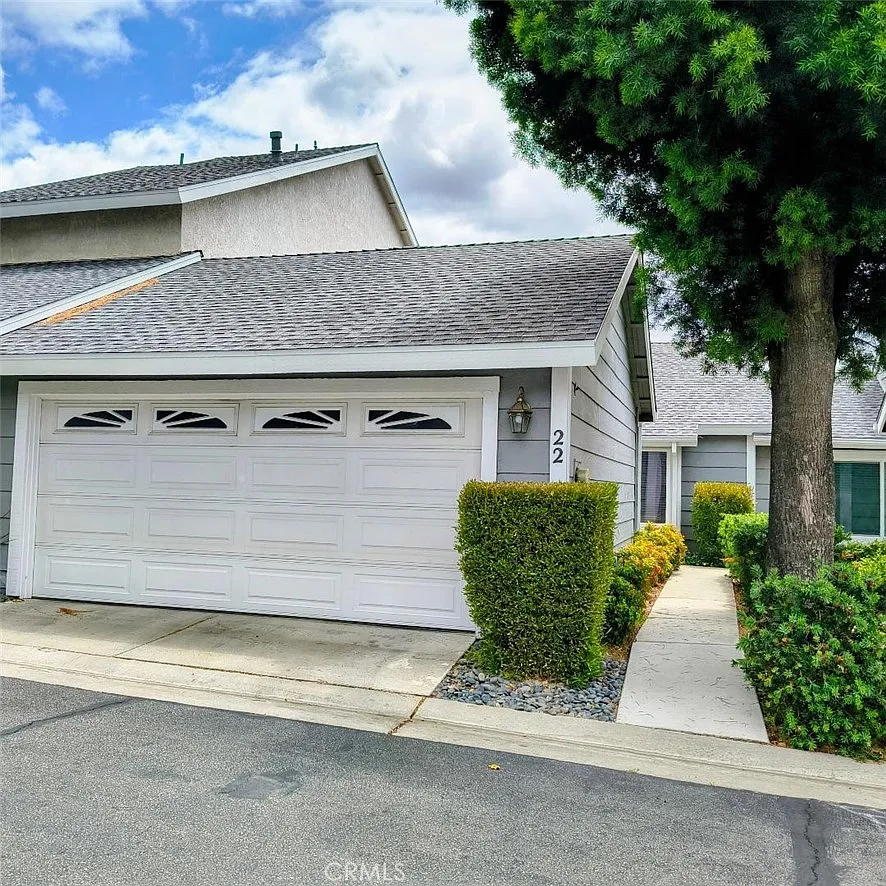 2 bed, 933 sqft, $2,295 — Photo 1