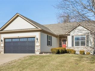 1022 SW Cheshire Dr, Lees Summit, MO 64083