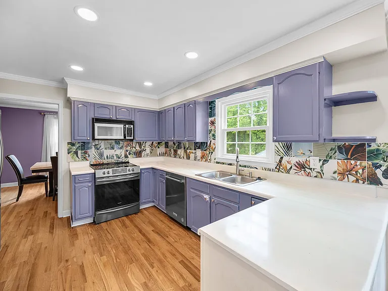 5048 Maplewood Dr — Photo 17