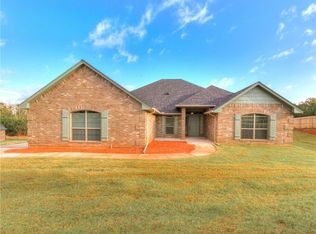 5752 Cedar Tree Cir, Edmond, OK 73034