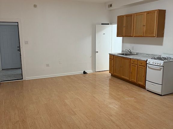 4th image of 1420 W Susquehanna Ave #A
