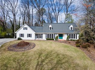 1335 Oakhaven Dr, Roswell, GA 30075