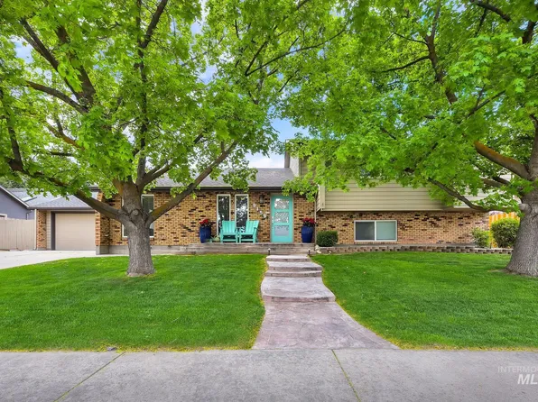 9159 W Maple Hill Dr, Boise, ID 83709