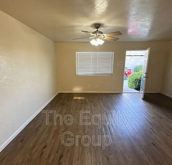 547 W Tulare Ave #A — Photo 4