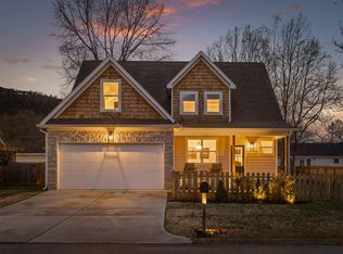 157 Willow Creek Dr, Soddy Daisy, TN 37379