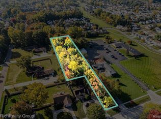 1 Palmer Rd, Westland, MI 48186