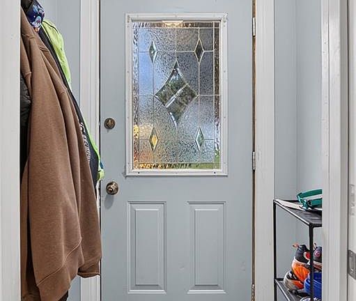 5th image of 194 Watson St