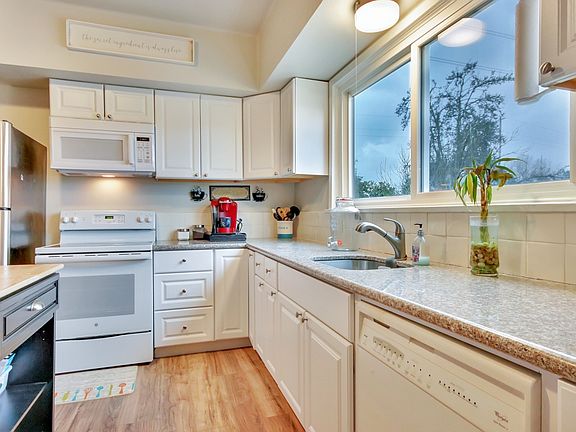 5th image of 8240 E C St