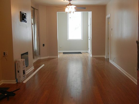 Living rm, elec firerplace