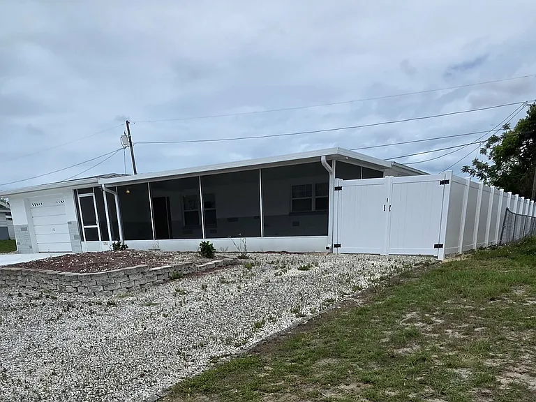 5005 Genesis Ave — Photo 23