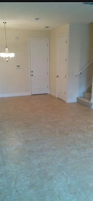 3 bed, 2.5 bath, 1639 sqft, $2,400 — Photo 4