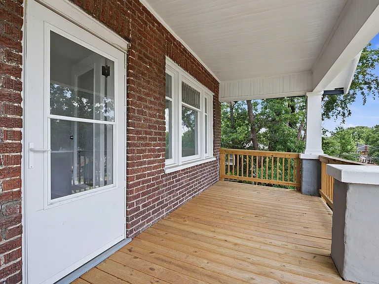 1115 Grayson Ave NW — Photo 3
