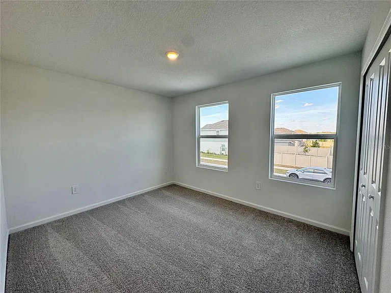 405 Kayden Cv — Photo 32