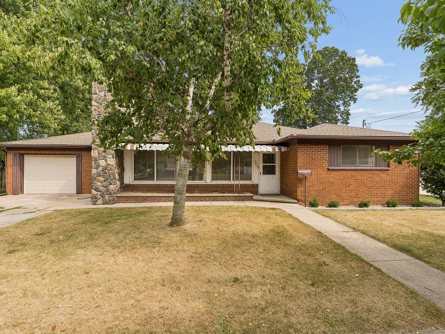 3 bed, 1375 sqft, $1,750 — Photo 1
