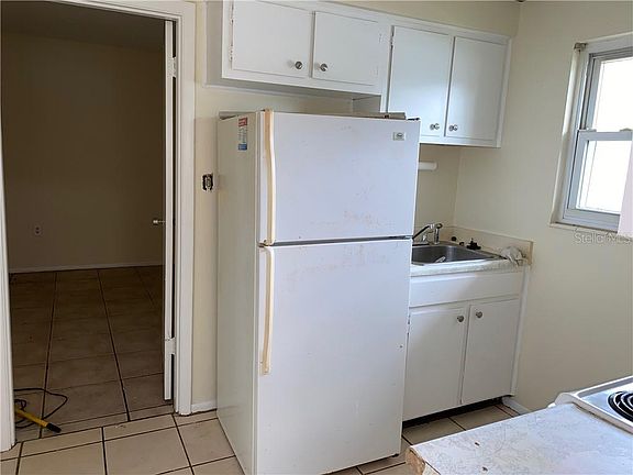 5th image of 1616 Redwood St