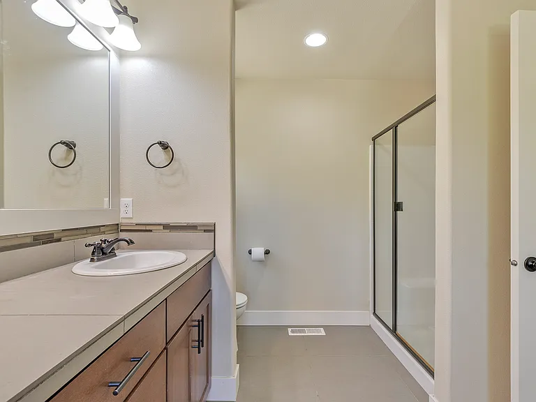 476 NE 76th Ave — Photo 17