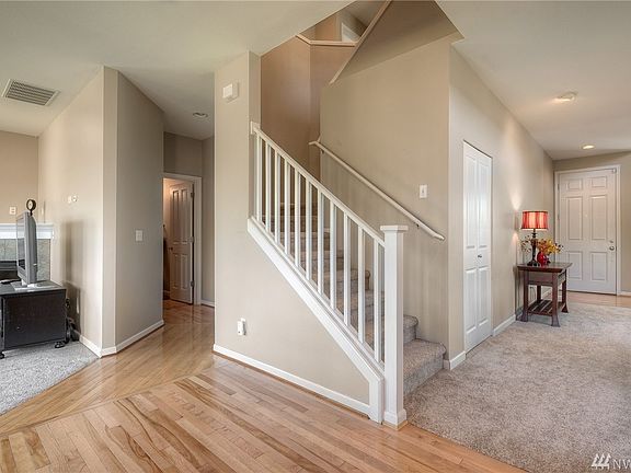 4th image of 2427 84th Ave NE