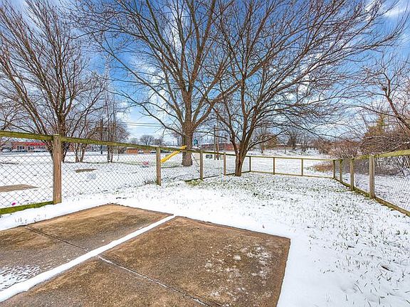 3rd image of 10020 Hawkins Ct