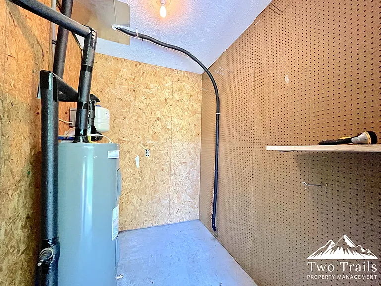 707 Farmington Cir — Photo 16