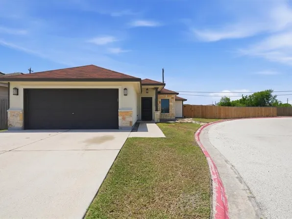7201 Lake Tranquility Dr, Corpus Christi, TX 78414