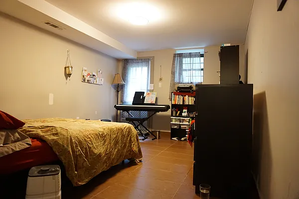 Rented by Rennit Inc. | media 37