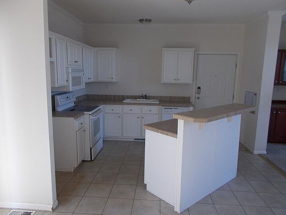 5th image of 223 Wildflower Dr