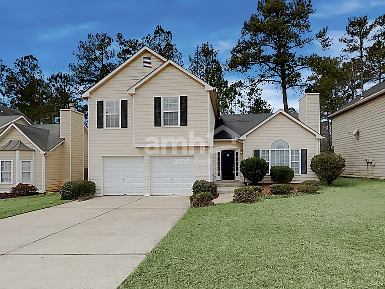 4865 Lake Park Ln — Photo 1
