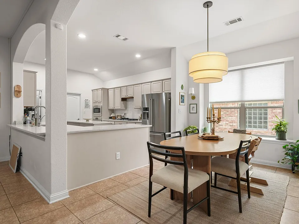 4613 Pyrenees Pass