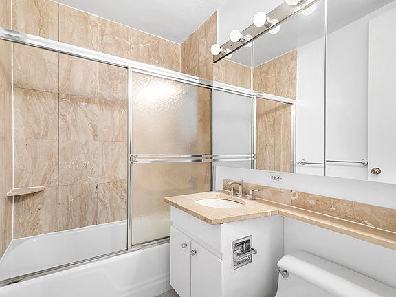 4th image of 201 W 72nd St APT 7J