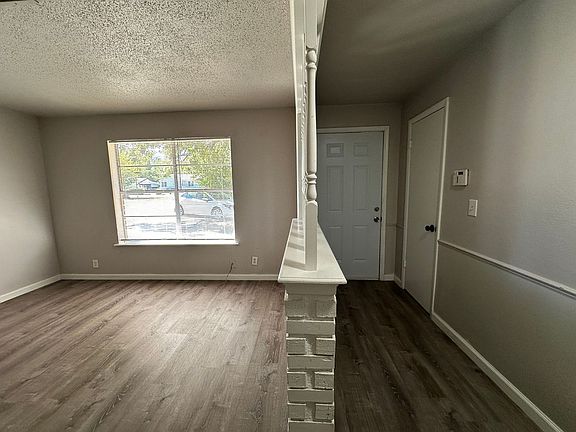5th image of 2120 E Harlow Pl