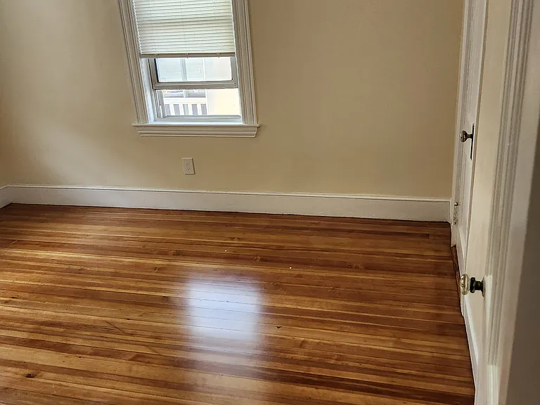 35 Havelock St #3 — Photo 16