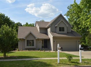 6617 Hickory Ln, Urbandale, IA 50322