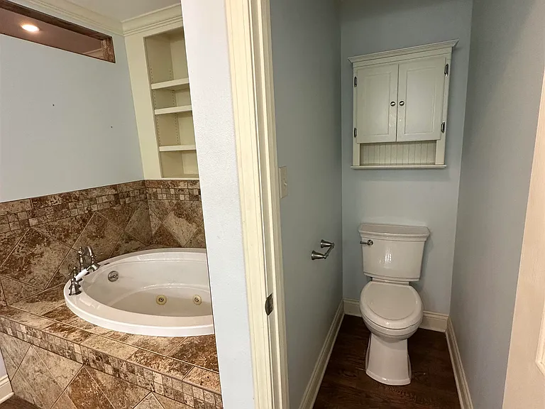 5 Texas Ave — Photo 20