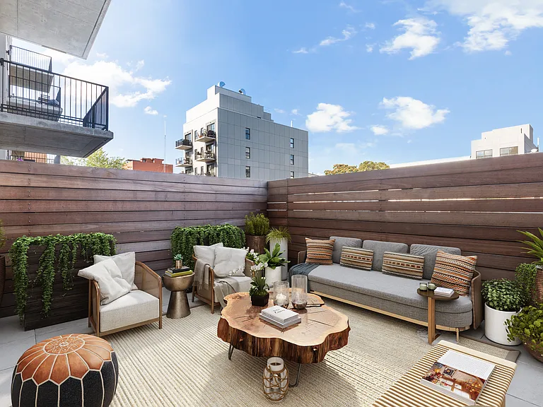 860 Lorimer St #1A — Photo 3