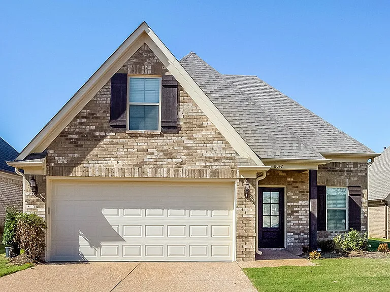 8047 Switzer Dr — Photo 1