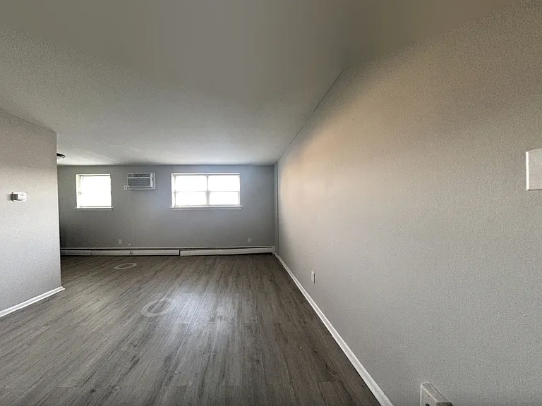 Ashland Apartments — Photo 18
