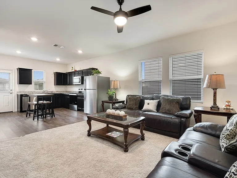 304 Bell Rings Dr — Photo 5