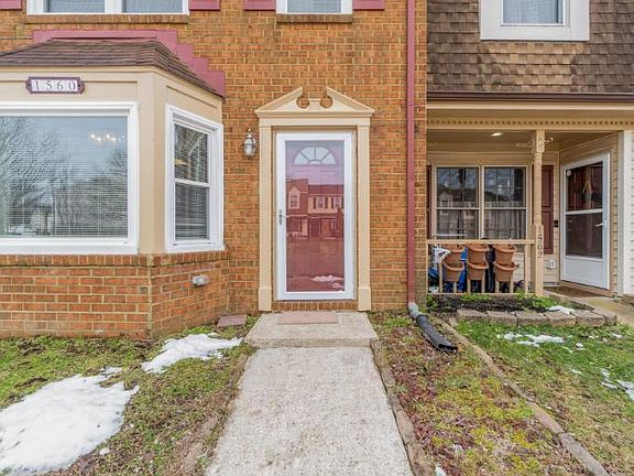 3rd image of 1560 Jameson Dr