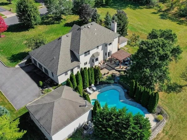 195 Fairfield Ln, Hillsborough Twp., NJ 08844
