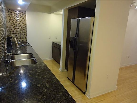 3rd image of 2200 Dickson Dr APT 109