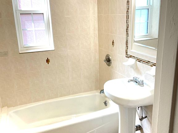 4th image of 13909 84th Dr APT 312