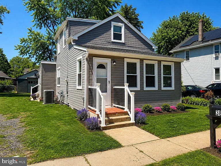 383 Johnson Ave — Photo 4