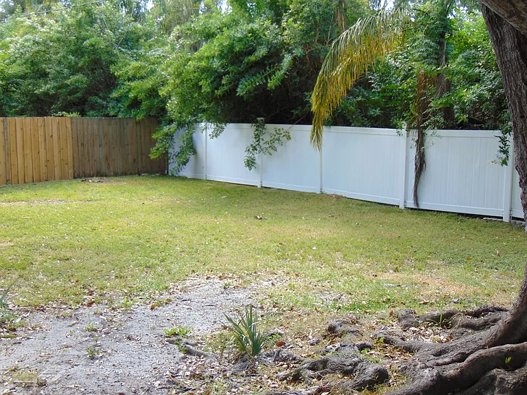 2500 Ashton Rd — Photo 32