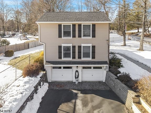 4th image of 144 Chamberlain Rd