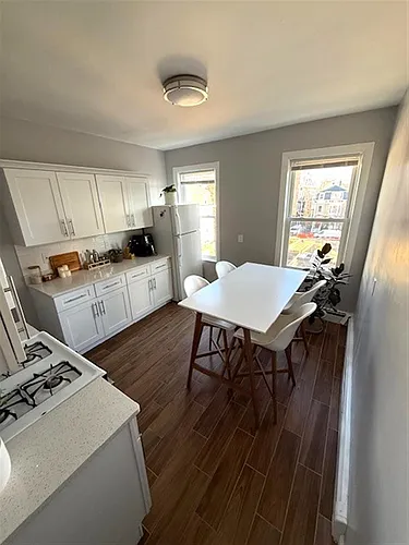 9 Houghton St Photo 1